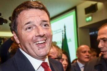 Renzi: Da Salvini sì a patrimoniale, mi sa che il mojito gli ha fatto male Renzi: Da Salvini sì a patrimoniale, mi sa che il mojito gli ha fatto male