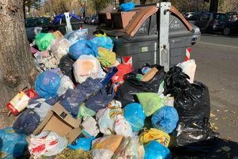 Rifiuti, Raggi tira dritto: Roma capitale ha indicato sito discarica Rifiuti, Raggi tira dritto: Roma capitale ha indicato sito discarica