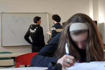 Scuola, sui banchi anche 269mila studenti disabili ma per molti niente sostegno