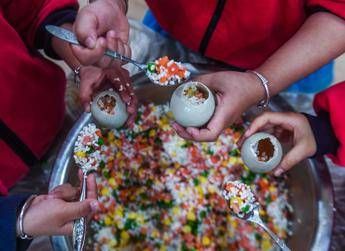 India, mangiano riso contaminato: 11 morti India, mangiano riso contaminato: 11 morti