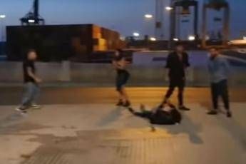 Spagna, 4 italiani arrestati per un pestaggio: video choc Spagna, 4 italiani arrestati per un pestaggio: video choc