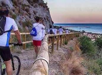 Tutti pazzi per il Fitwalking, a Roccella Jonica la camminata per il benessere /Video Tutti pazzi per il Fitwalking, a Roccella Jonica la camminata per il benessere /Video
