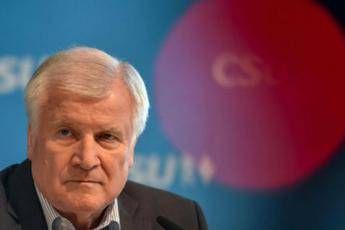 Migranti, la Germania apre: Da noi il 25% degli sbarcati in Italia Migranti, la Germania apre: Da noi il 25% degli sbarcati in Italia