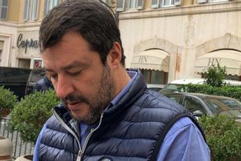 Salvini indagato per voli di stato, verifiche su 35 viaggi