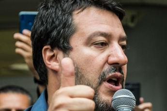 Lega, il 'Ballo del mattone' entra nella hit del comizio di Salvini