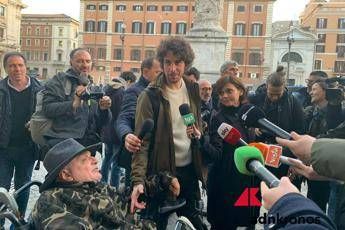 Sardine, Santori: Giusto Salvini a processo Sardine, Santori: Giusto Salvini a processo