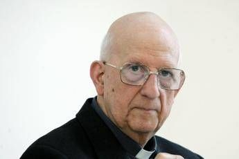 Padre Sorge: Senato rinvia a giudizio un suo membro, cambia il vento Padre Sorge: Senato rinvia a giudizio un suo membro, cambia il vento