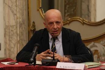 Botta e risposta tra Sallusti e la sardina Botta e risposta tra Sallusti e la sardina