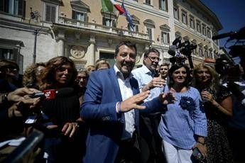 Salvini sotto il solleone di Montecitorio, e Giorgetti lo 'contesta' Salvini sotto il solleone di Montecitorio, e Giorgetti lo 'contesta'