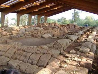 ‘Satricum’, scavi e reperti archeologici di quasi un millennio in mostra ‘Satricum’, scavi e reperti archeologici di quasi un millennio in mostra