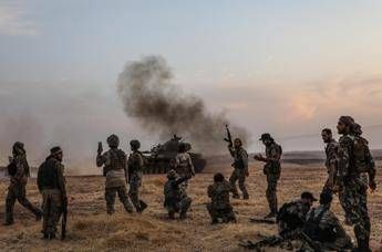 Curdi accusano la Turchia: Usati Napalm e munizioni al fosforo bianco Curdi accusano la Turchia: Usati Napalm e munizioni al fosforo bianco
