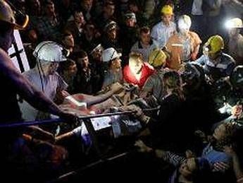 Turchia: minatori sopravvissuti, ispezioni superficiali a Soma Turchia: minatori sopravvissuti, ispezioni superficiali a Soma