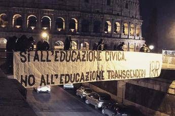 Striscione degli ultras laziali, Luxuria replica Striscione degli ultras laziali, Luxuria replica