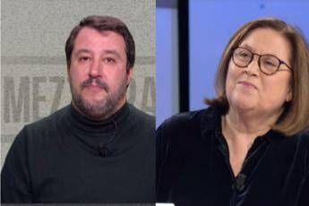 Salvini, per Annunziata il maglioncino diventa 'cogl......' Salvini, per Annunziata il maglioncino diventa 'cogl......'