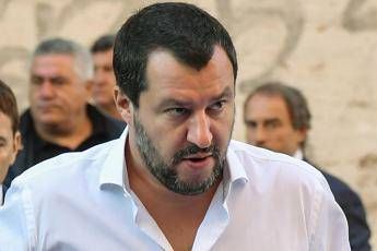 Salvini: Di Battista? Lo invidio, sta in spiaggia Salvini: Di Battista? Lo invidio, sta in spiaggia