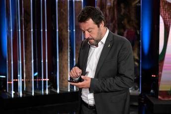Regionali, polemica per post di Salvini durante silenzio elettorale Regionali, polemica per post di Salvini durante silenzio elettorale