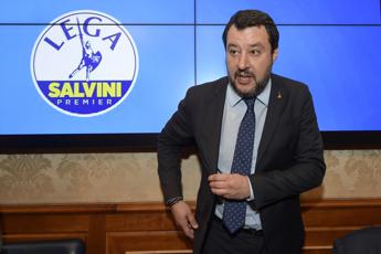 Coronavirus, Salvini da Mattarella: Far ripartire l'Italia