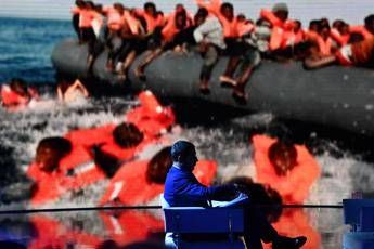 Oltre cento morti in mare, ma Salvini non cede Oltre cento morti in mare, ma Salvini non cede