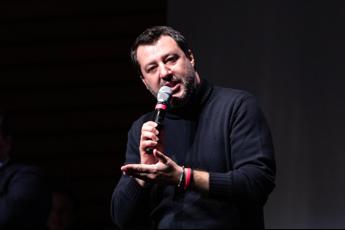 Sicurezza, Salvini: Chi vuol cancellare dl aiuta mafia e spacciatori