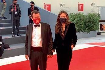 Venezia, Salvini scherza su red carpet: Mascherina? Ma siamo congiunti... Venezia, Salvini scherza su red carpet: Mascherina? Ma siamo congiunti...