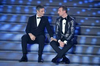 Sanremo, Renzi guarda il festival e Salvini va a teatro Sanremo, Renzi guarda il festival e Salvini va a teatro