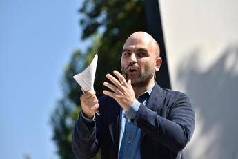 Saviano: Greta ha sfondato muro, perché i sorrisini? Saviano: Greta ha sfondato muro, perché i sorrisini?