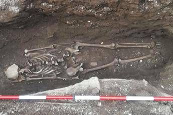 Roma, trovati altri due scheletri vicino alla metro Piramide Roma, trovati altri due scheletri vicino alla metro Piramide