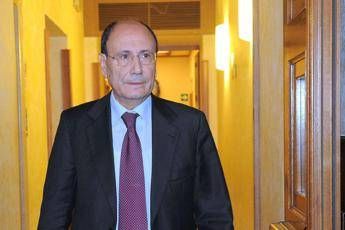 Lettera di minacce a Schifani: Farai una brutta fine Lettera di minacce a Schifani: Farai una brutta fine