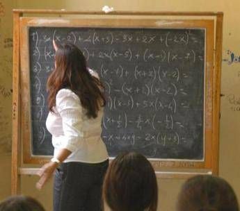 Scuola, le famiglie dei disabili: Prof di sostegno non qualificati, così si nega il diritto all'istruzione Scuola, le famiglie dei disabili: Prof di sostegno non qualificati, così si nega il diritto all'istruzione