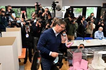 Serbia, presidente: elezioni si svolgono in atmosfera democratica Serbia, presidente: elezioni si svolgono in atmosfera democratica
