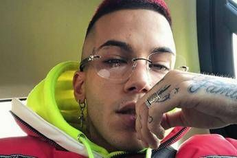 Sfera Ebbasta non si dà pace Sfera Ebbasta non si dà pace