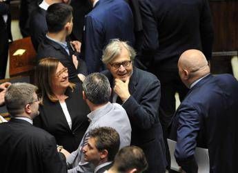 Sgarbi boccia Conte: Discorso suicida Sgarbi boccia Conte: Discorso suicida