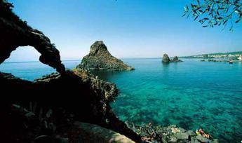 Allarme Goletta Verde, in Sicilia a rischio 1 mld di fondi europei Allarme Goletta Verde, in Sicilia a rischio 1 mld di fondi europei