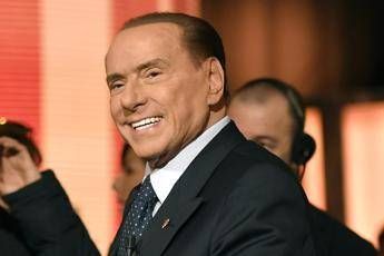 Il Cav gioca di sponda Il Cav gioca di sponda