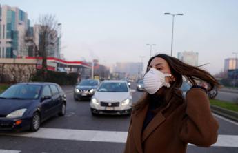 Esperti, smog alleato del Covid: può aggravare malattia
