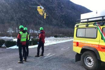 Bimba di 9 anni cade su pista da sci: è grave Bimba di 9 anni cade su pista da sci: è grave