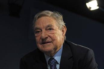 Pacco esplosivo a casa di Soros Pacco esplosivo a casa di Soros