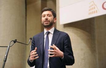 Adnkronos Live, domani ospite il ministro della Salute Speranza Adnkronos Live, domani ospite il ministro della Salute Speranza