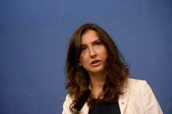 Svezia, positiva all'alcol test: si dimette ministra dell'Istruzione Svezia, positiva all'alcol test: si dimette ministra dell'Istruzione