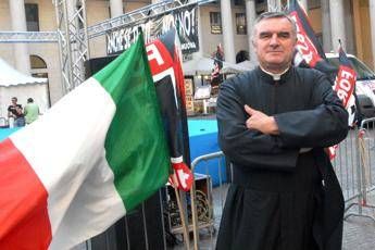 Il prete che inneggia a Mussolini: Tajani non doveva scusarsi Il prete che inneggia a Mussolini: Tajani non doveva scusarsi