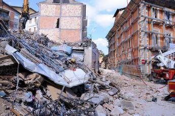 L'Aquila, 10 anni dopo tra resilienza e traumi sommersi L'Aquila, 10 anni dopo tra resilienza e traumi sommersi
