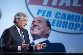 Tajani: Se ci convocano andiamo a Palazzo Chigi