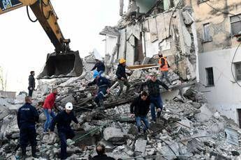 Tanta paura, si muoveva tutto, il racconto di una testimone a Tirana Tanta paura, si muoveva tutto, il racconto di una testimone a Tirana