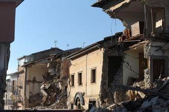 Protezione civile: Non escludiamo più vittime dell'Aquila Protezione civile: Non escludiamo più vittime dell'Aquila