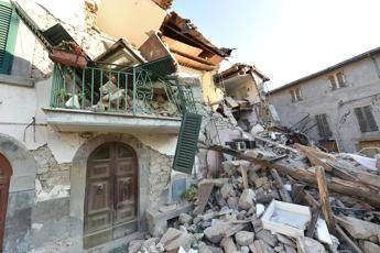 Amatrice non c'è più, quel boato alle 3.36 Amatrice non c'è più, quel boato alle 3.36