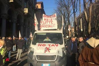 Al via corteo No Tav, 'amnistia per le lotte sociali' Al via corteo No Tav, 'amnistia per le lotte sociali'