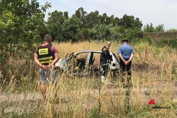 Cadaveri in auto, compagno vittima: In mattinata ho incontrato tre persone Cadaveri in auto, compagno vittima: In mattinata ho incontrato tre persone