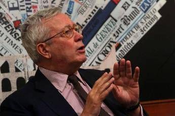 Tremonti: Mai firmato per Mes, lo ha fatto governo Monti Tremonti: Mai firmato per Mes, lo ha fatto governo Monti