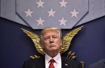 Siti visitati e contatti del cellulare, Trump vorrebbe saperlo da chi entra negli Usa Siti visitati e contatti del cellulare, Trump vorrebbe saperlo da chi entra negli Usa