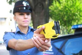 Taser, stop temporaneo ad uso